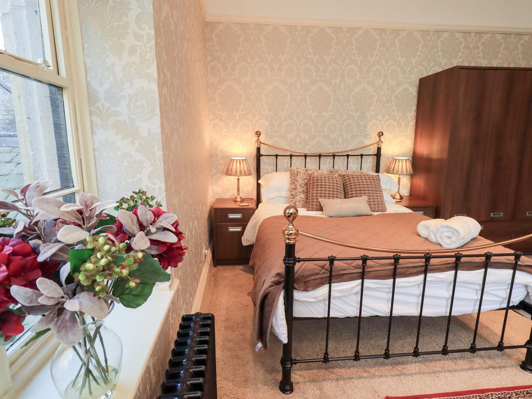 Summerlands Hall Gothic Apartment