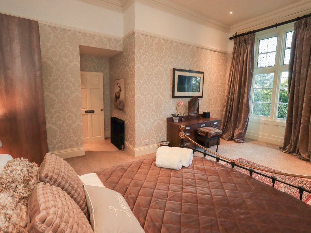 Summerlands Hall Gothic Apartment