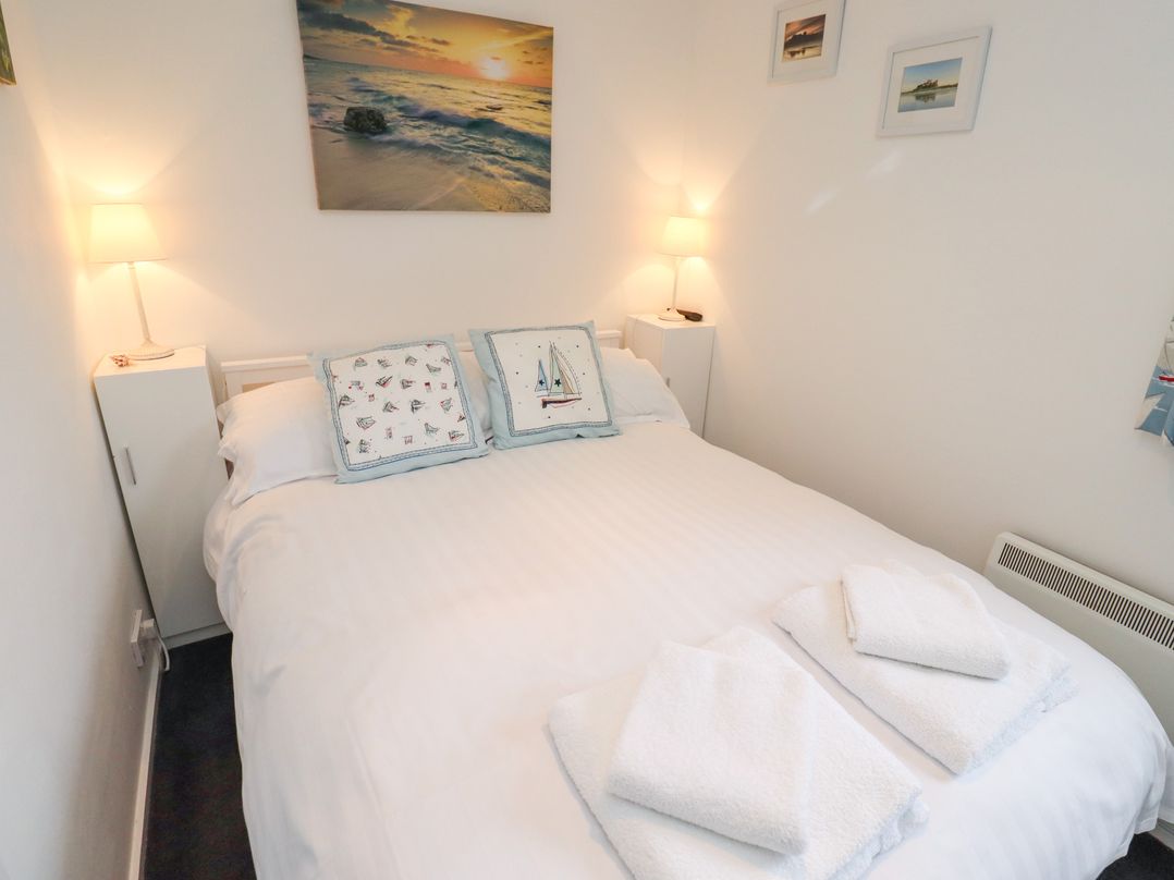 51 Longstone Park