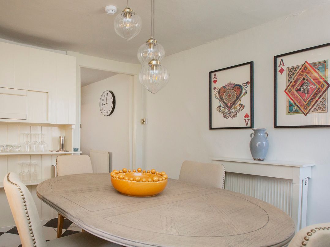 Apartment 2, 86 Dyer Street