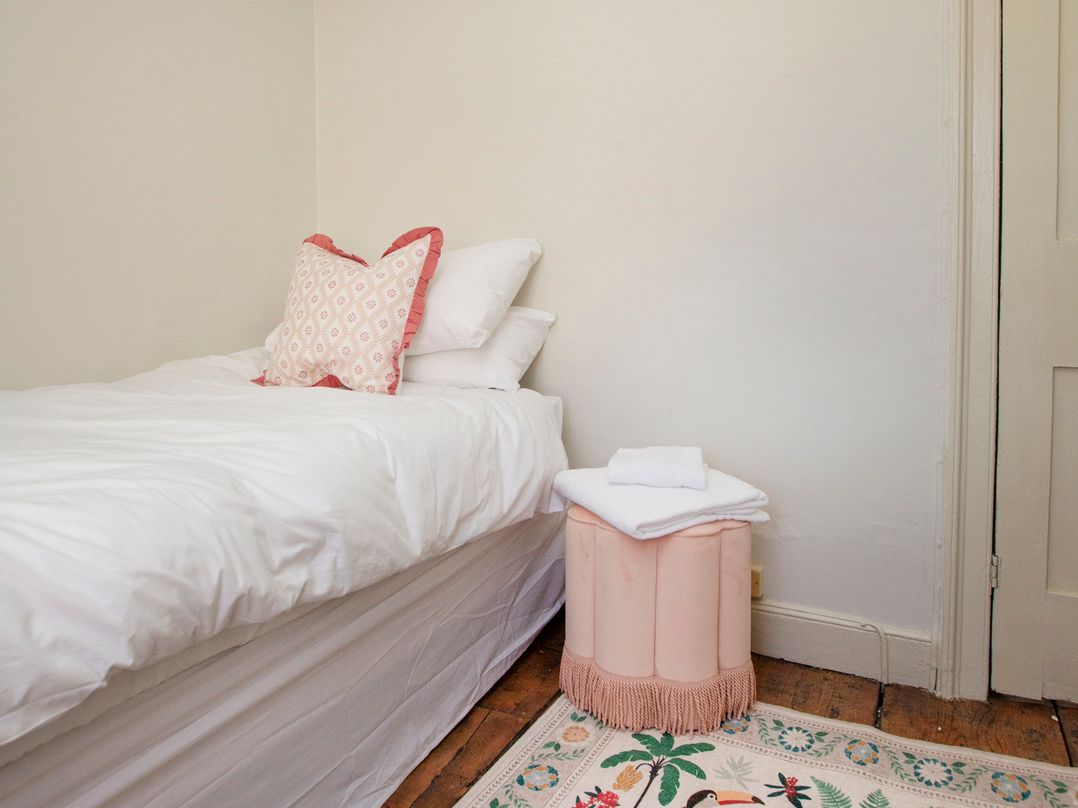 Apartment 2, 86 Dyer Street