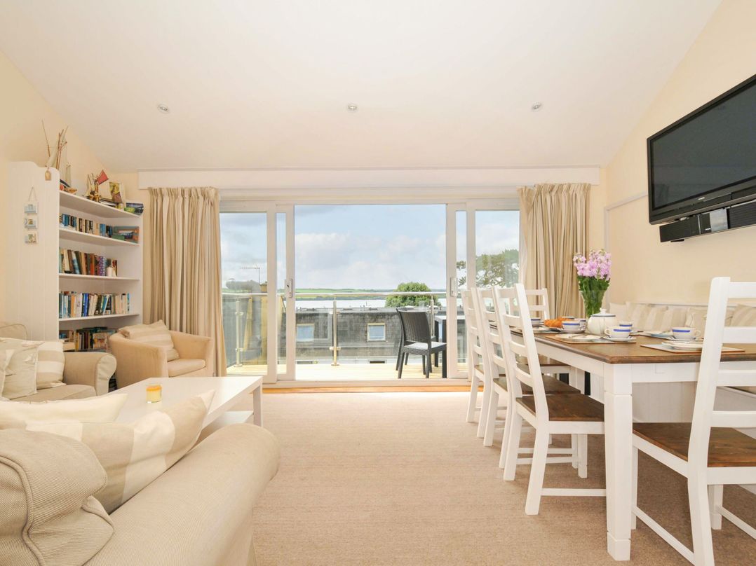 9 Slipway Cottages