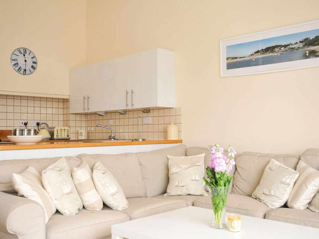 9 Slipway Cottages