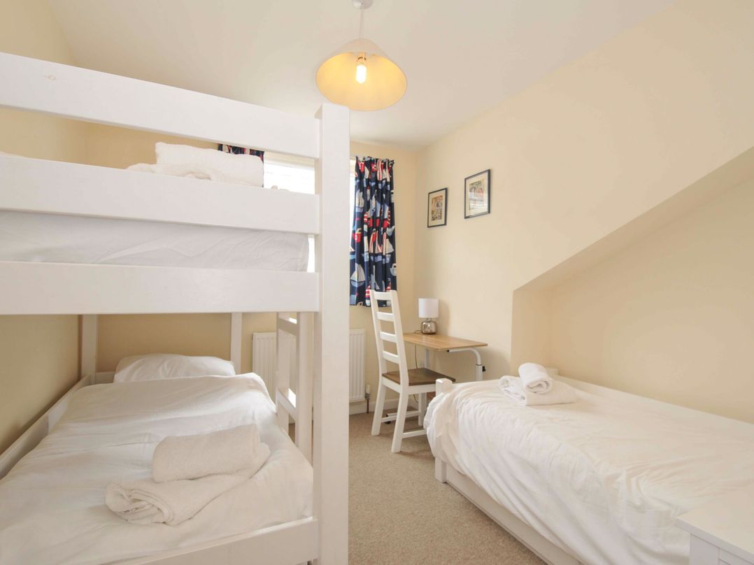 9 Slipway Cottages