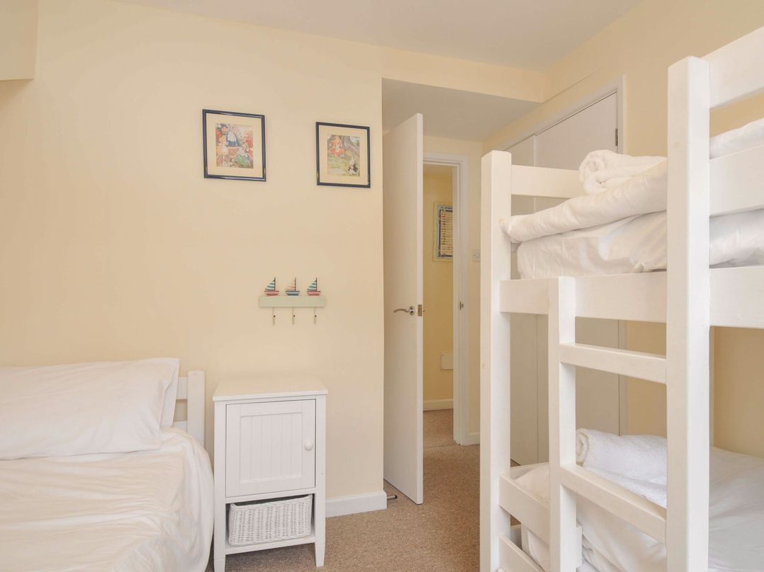 9 Slipway Cottages