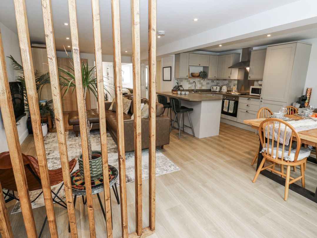 Canal View Apartment