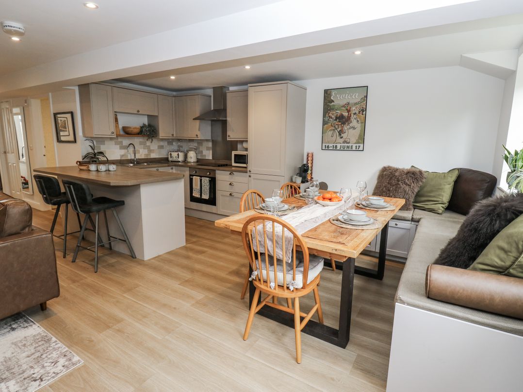 Canal View Apartment