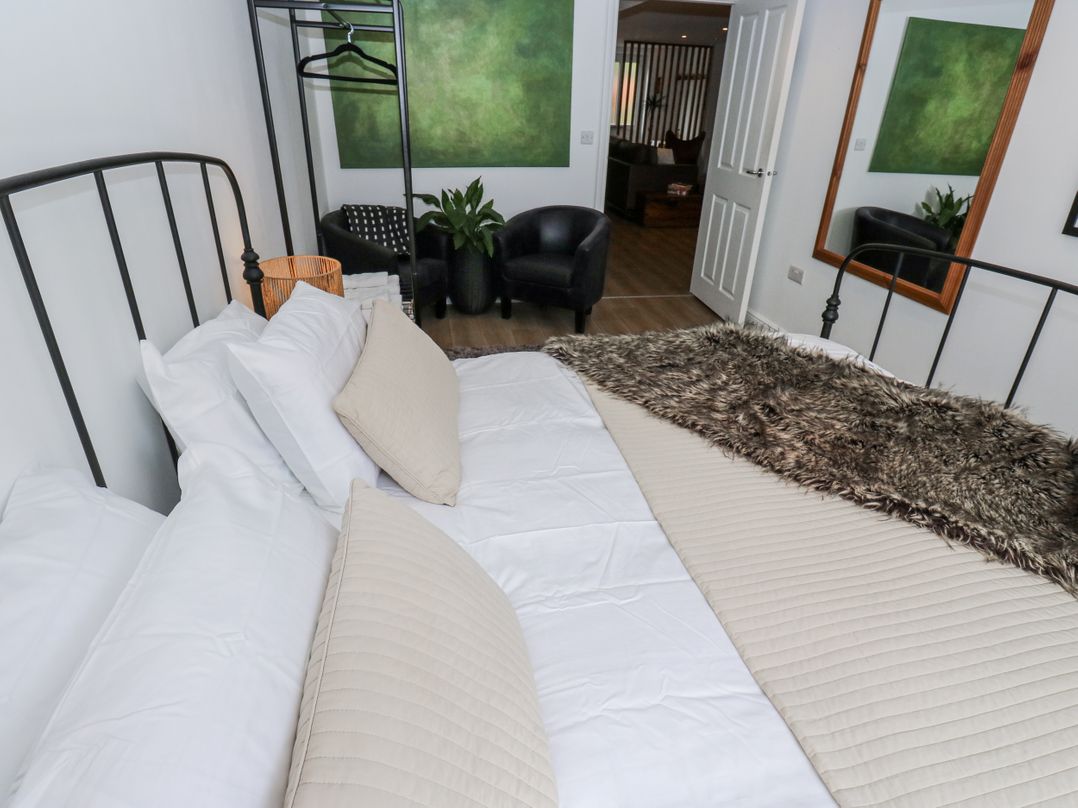 Canal View Apartment