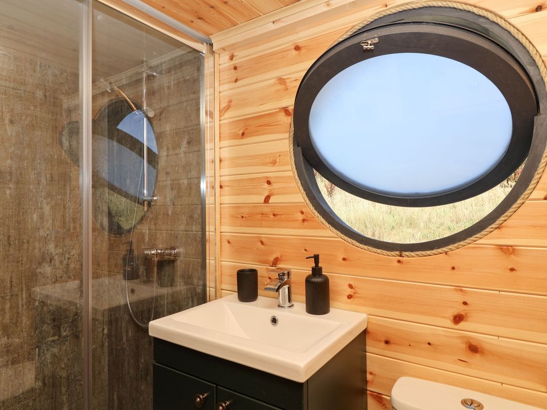 Bugley Pools Hideaway