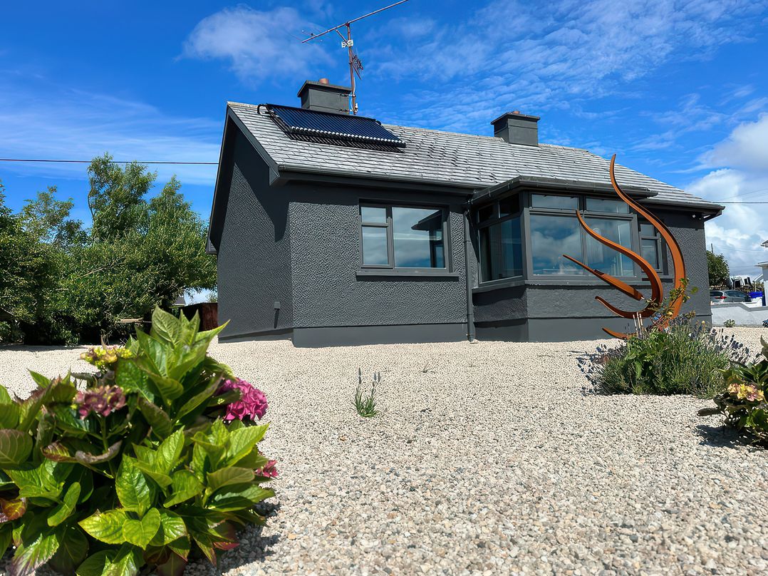The Garden Cottage and Carriage House