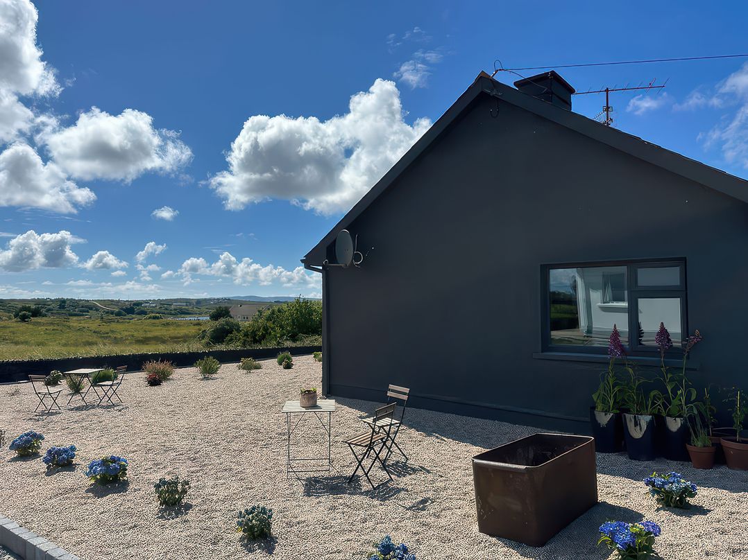The Garden Cottage and Carriage House