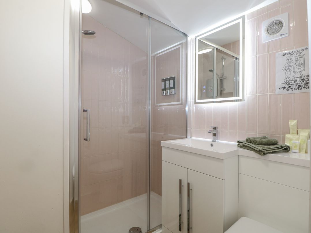 Charltons Hollow Cabin