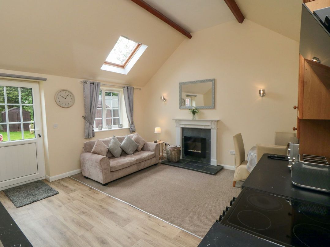 Midsummer Cottage