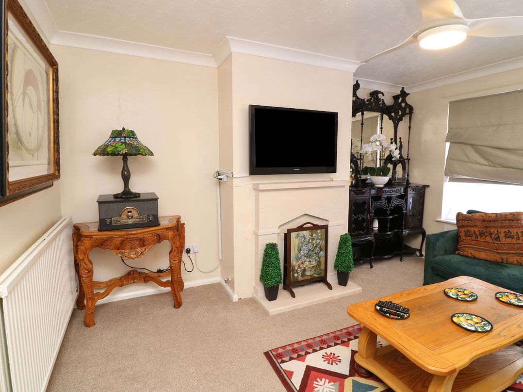 5 Overstone Drive