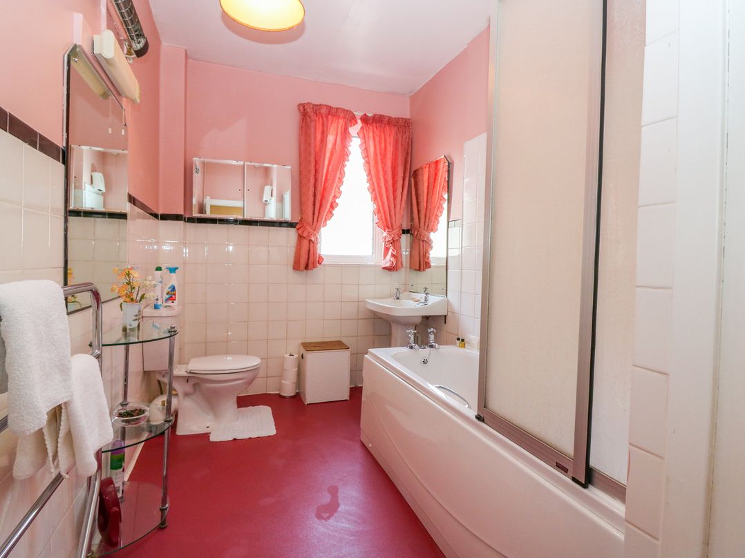 Bay View Apartment