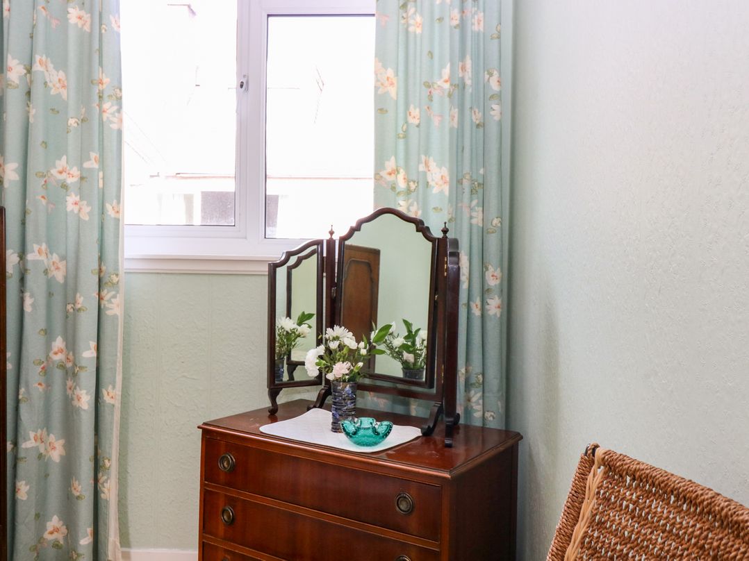 Bay View Apartment