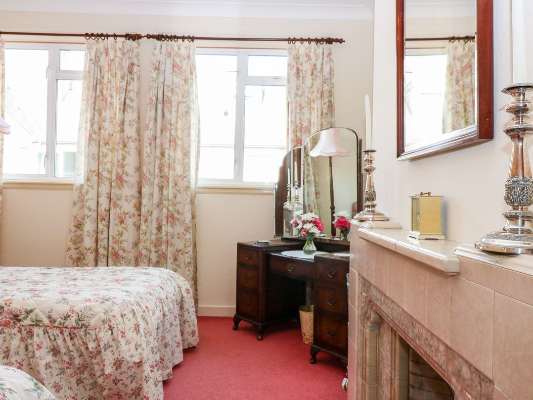 Bay View Apartment