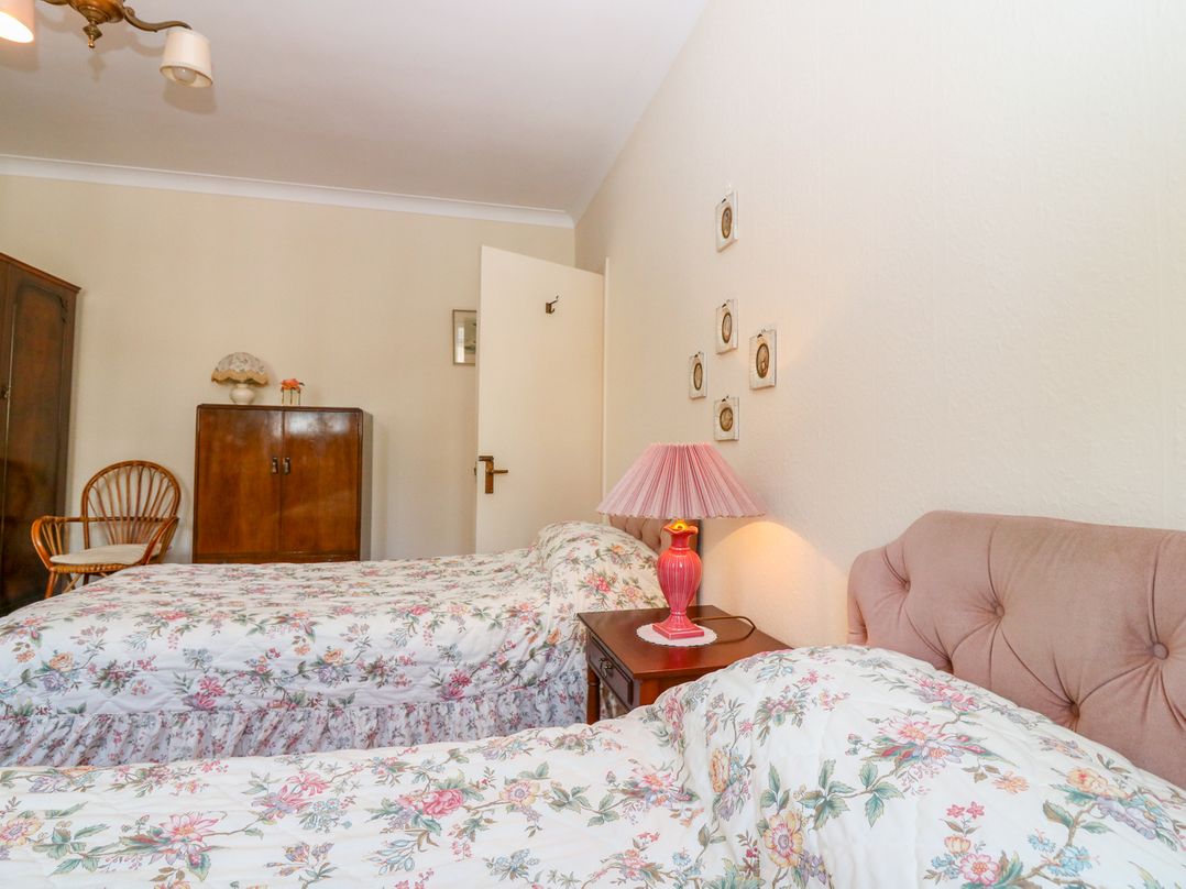 Bay View Apartment