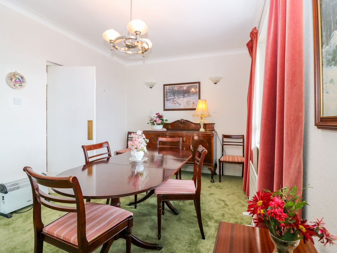 Bay View Apartment