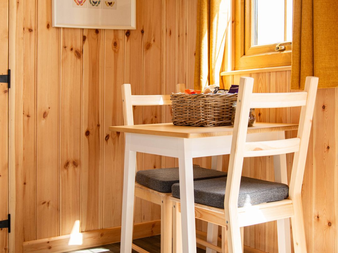 Head For the Hills Glamping - Skylark Shepherd's Hut