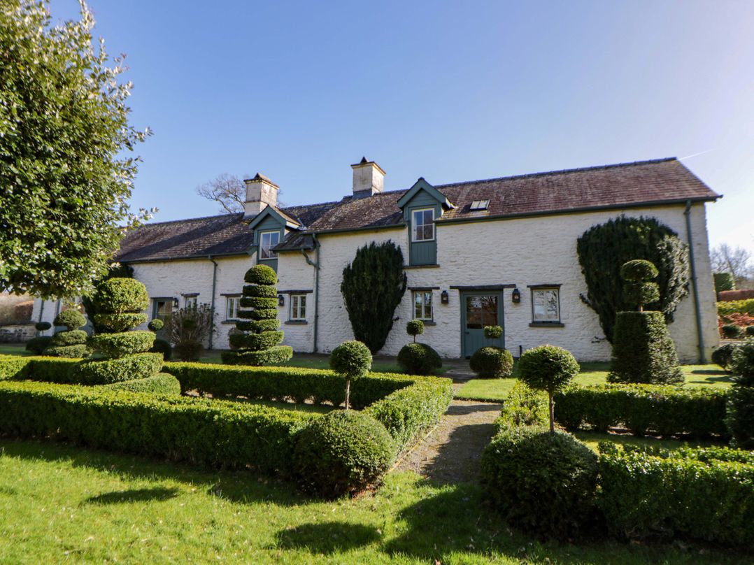 North Cottage, Llandovery - Sleeps 6 guests
