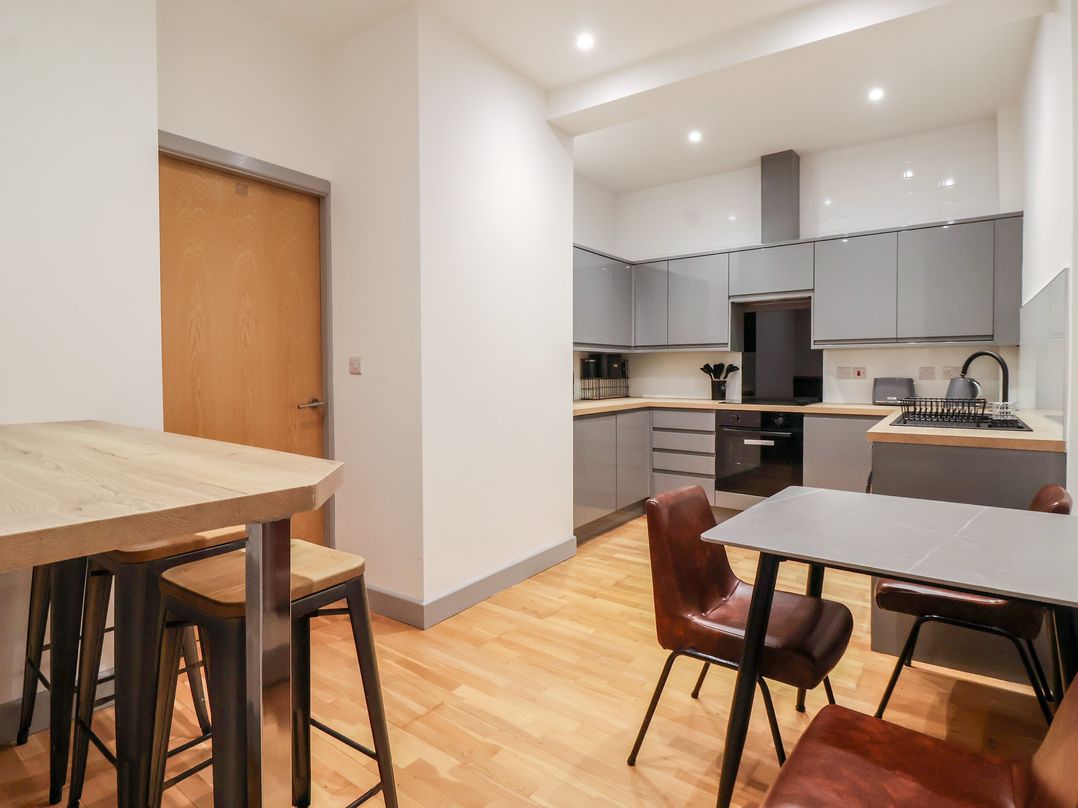 Apartment 10