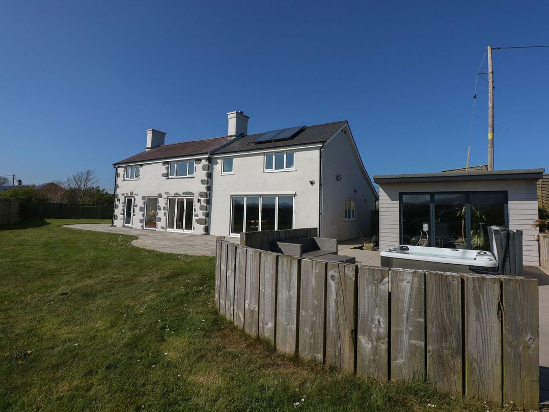 Photo 4