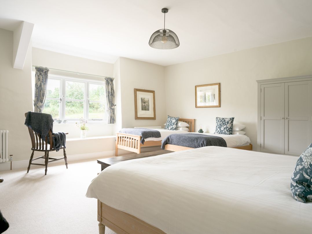Holwell Farmhouse