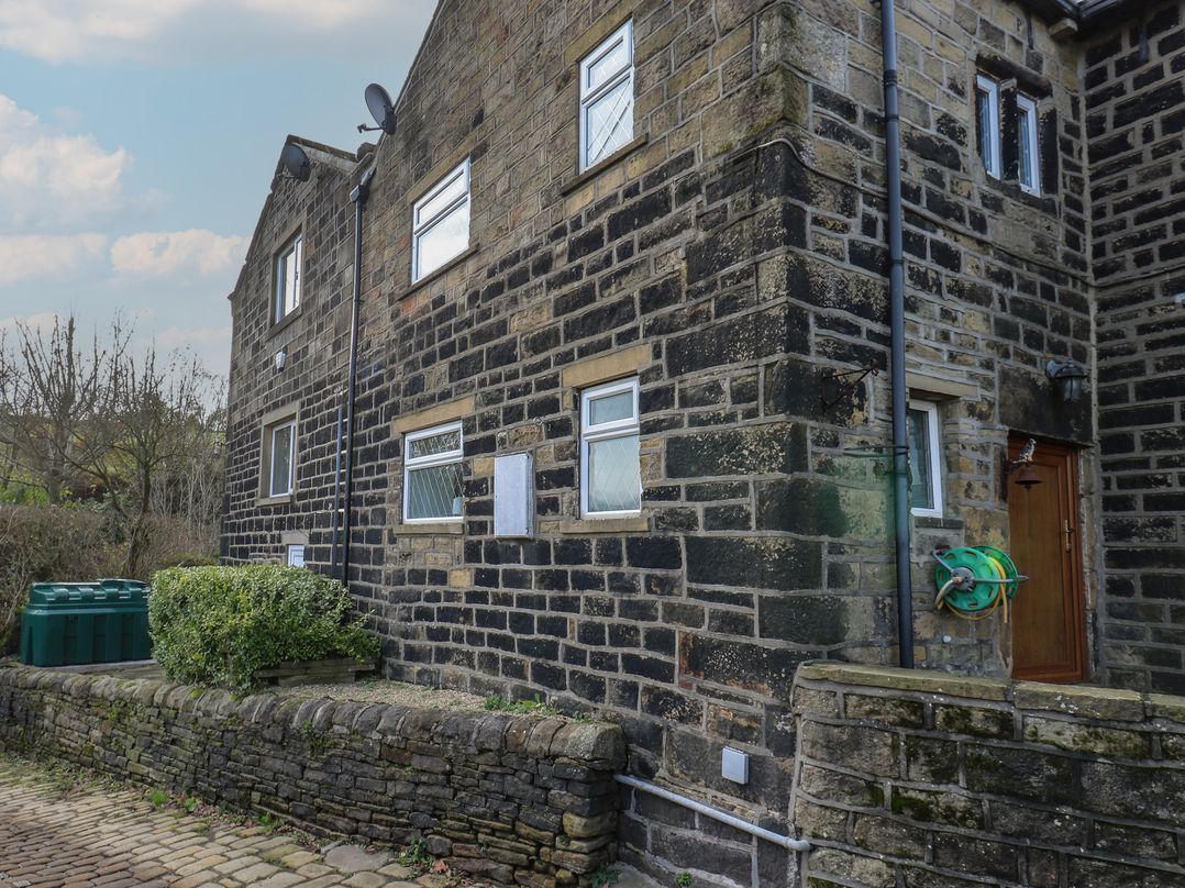 11 Hollin Well Cottage