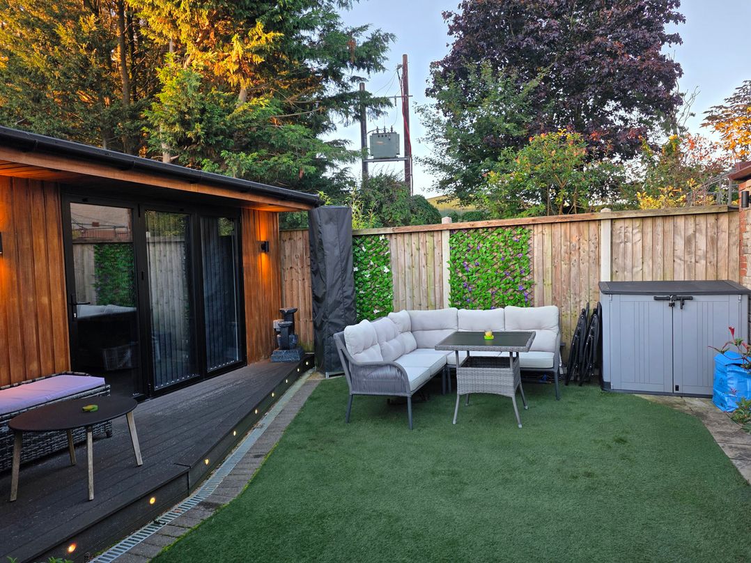 The Chill Garden Room