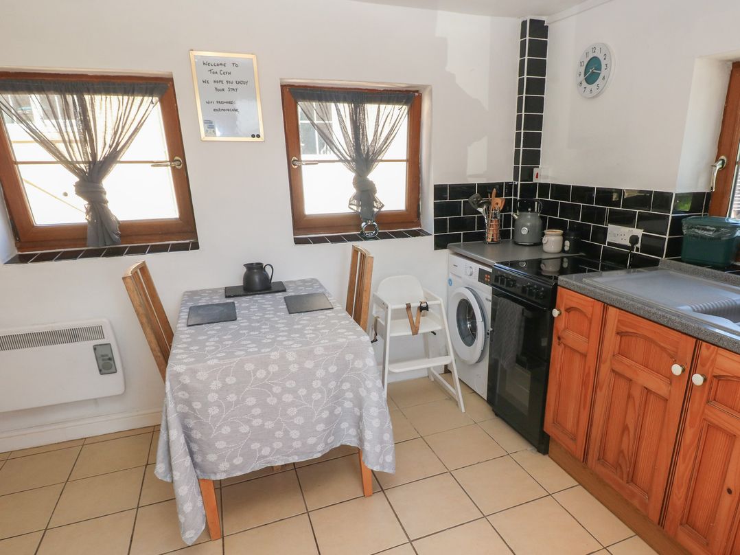 Tor Cefn Annex