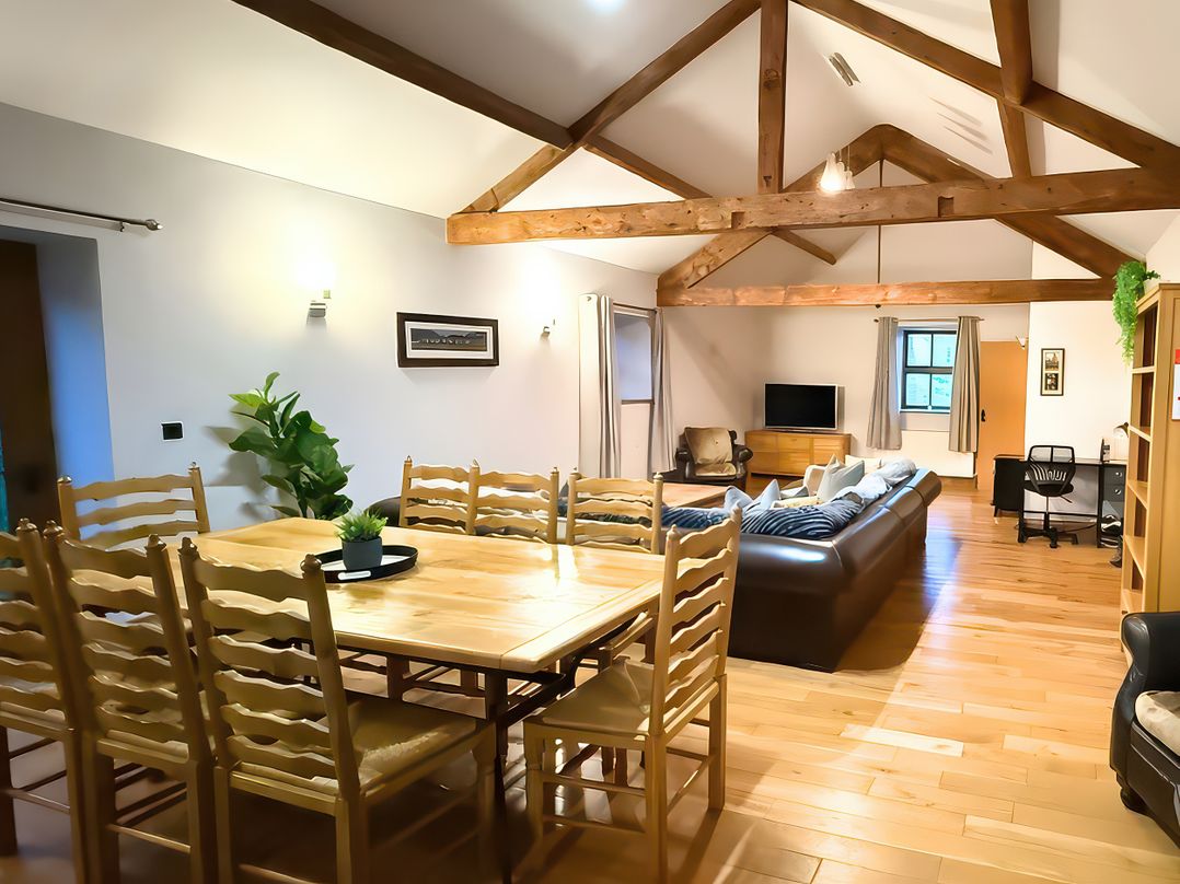 Old Corner Barn, Penrith - Sleeps 6 guests