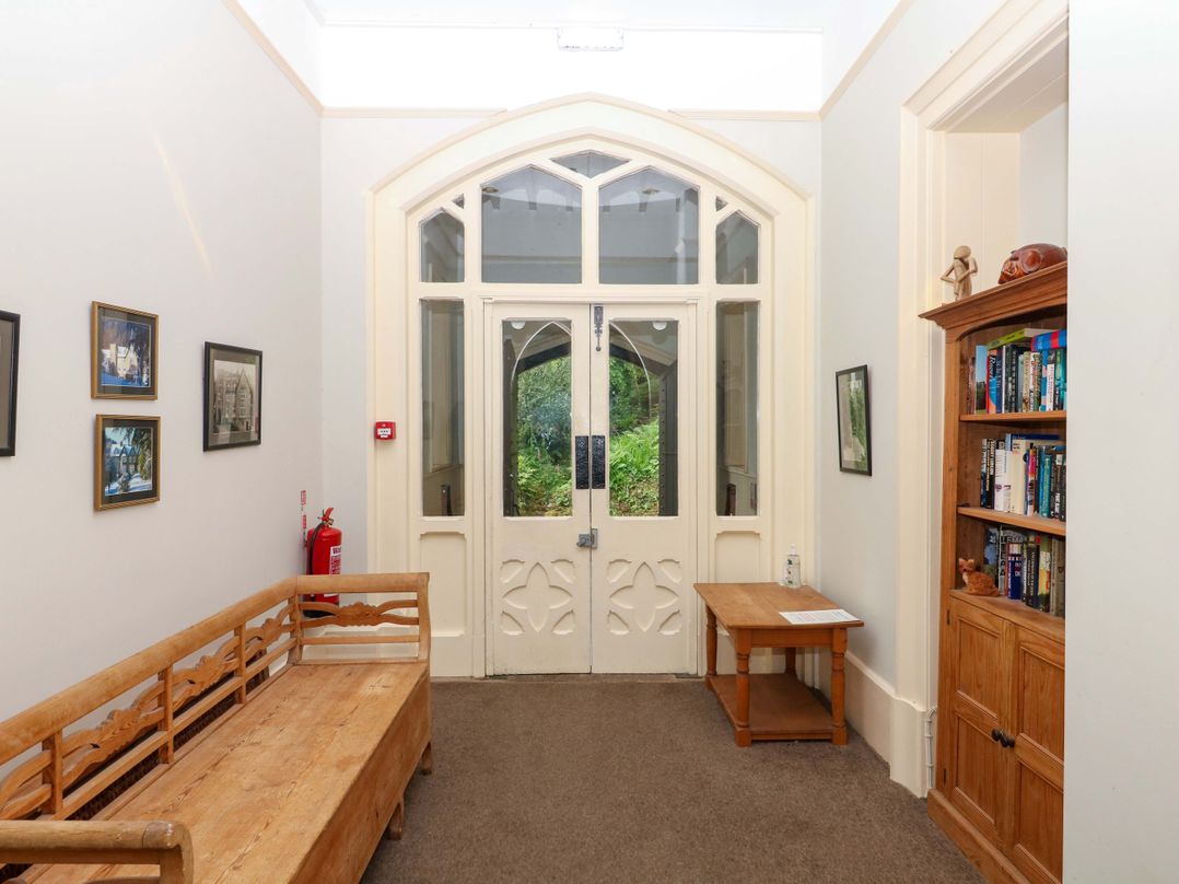 Sheplegh Court Garden Apartment