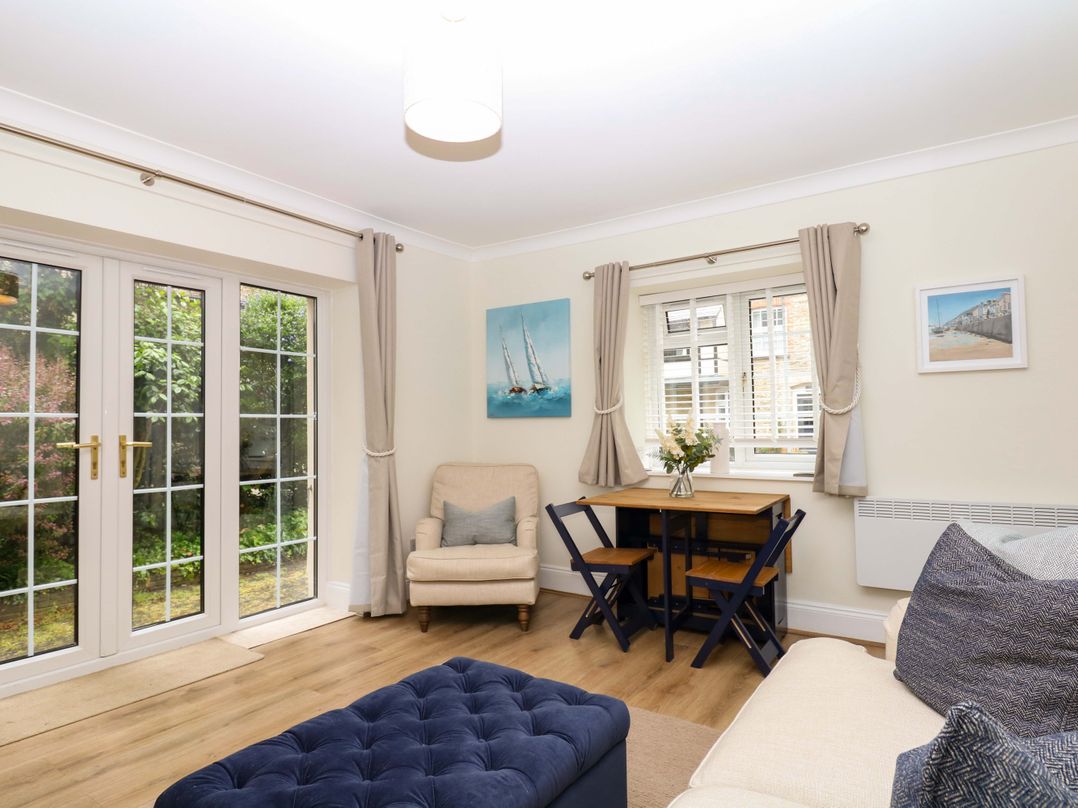 Sheplegh Court Garden Apartment