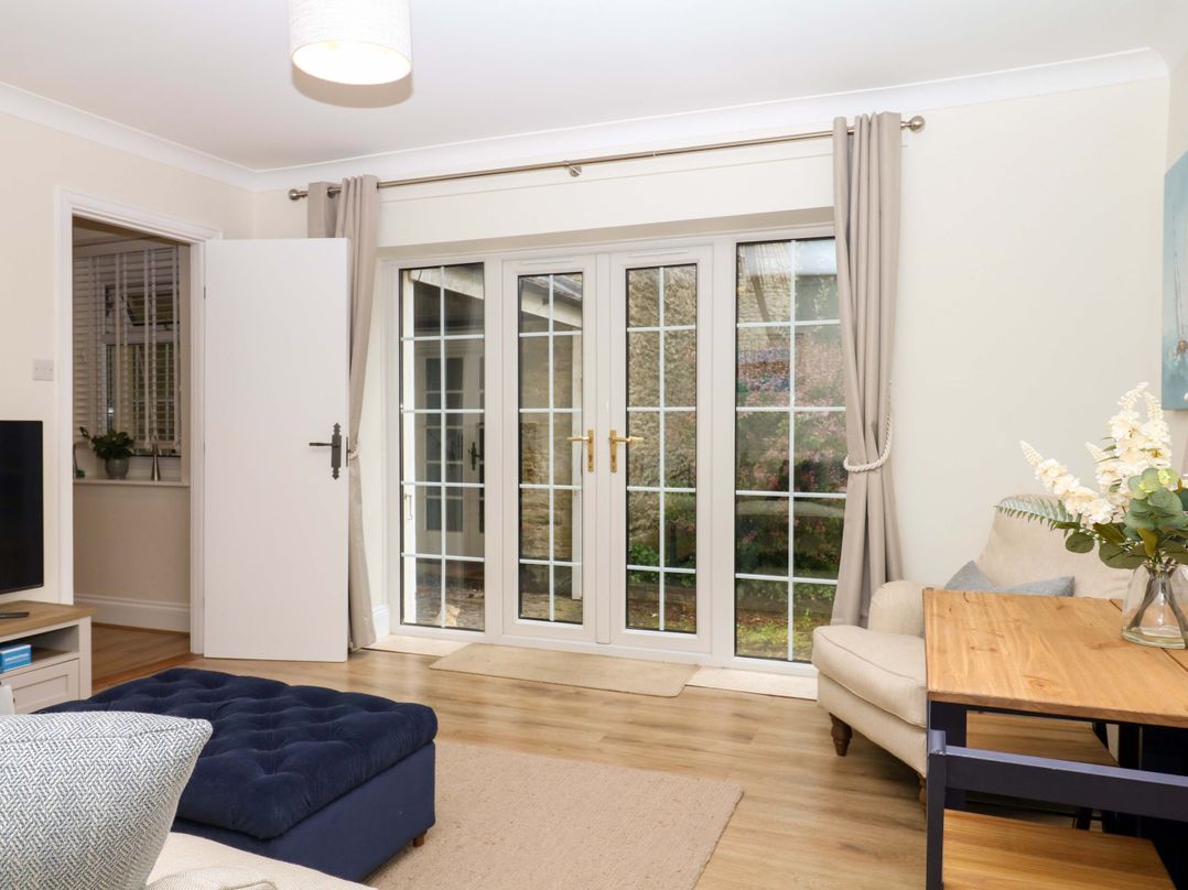 Sheplegh Court Garden Apartment