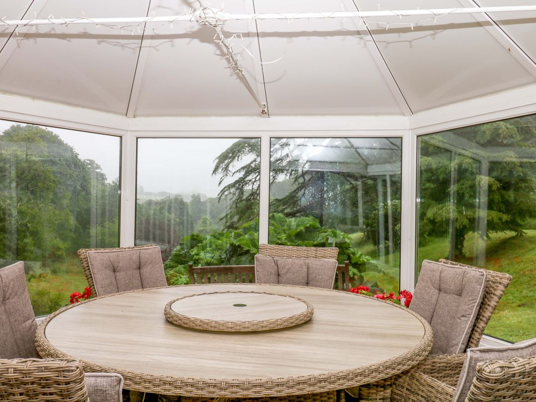 Sheplegh Court Garden Apartment