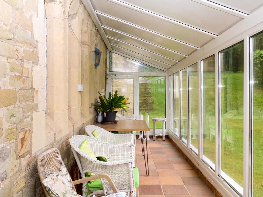Sheplegh Court Garden Apartment