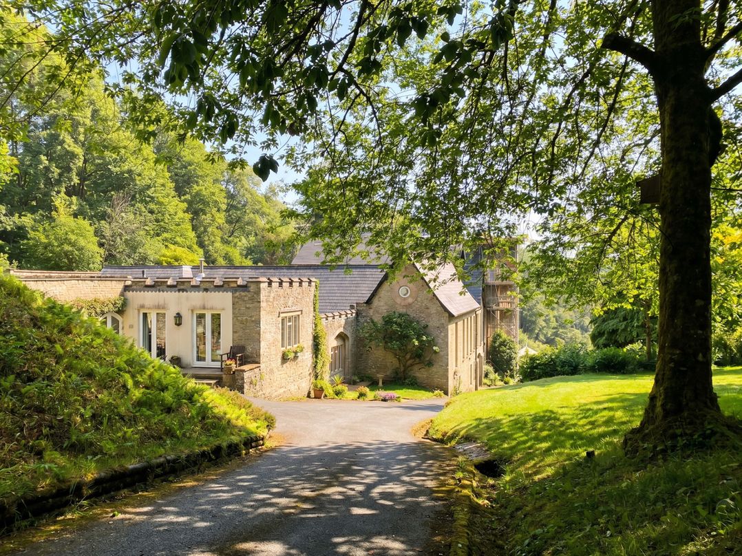 Sheplegh Court Garden Apartment