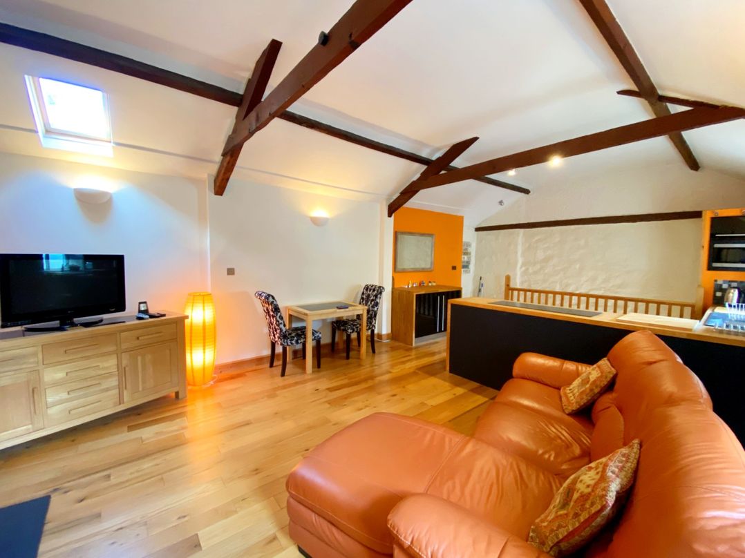 Upper Stable - The Stables Apartments at Meadfoot Bay