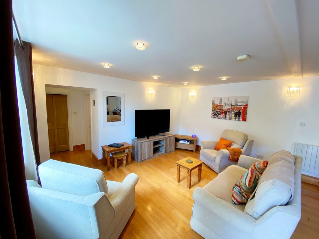 Lower Stable - The Stables Apartments at Meadfoot Bay