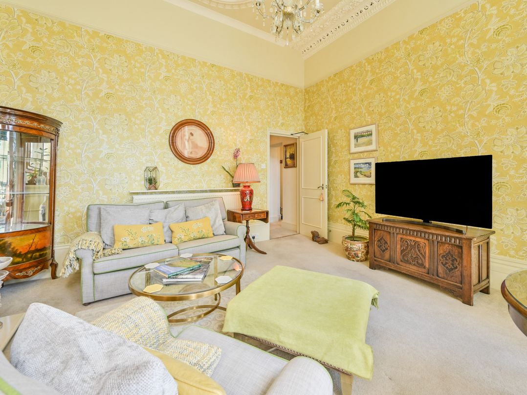 Muntham Deluxe Apartment 2