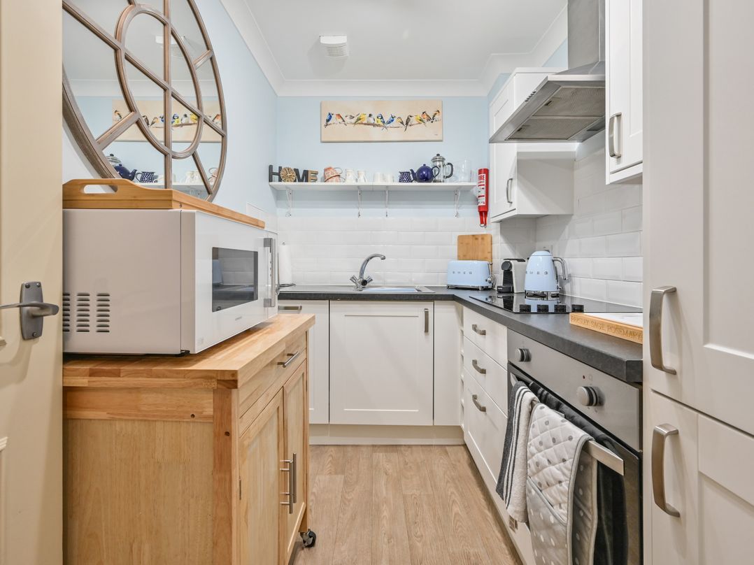 Muntham Deluxe Apartment 2