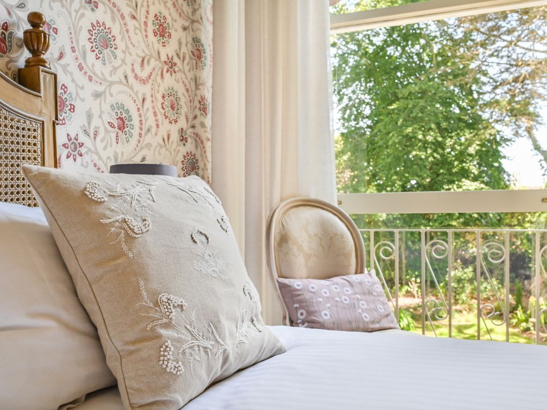 Muntham Deluxe Apartment 2