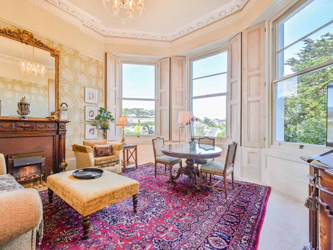 Muntham Deluxe Apartment 3