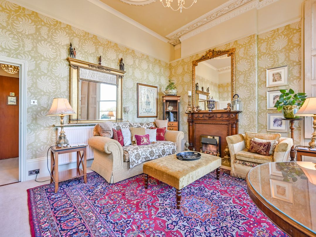 Muntham Deluxe Apartment 3