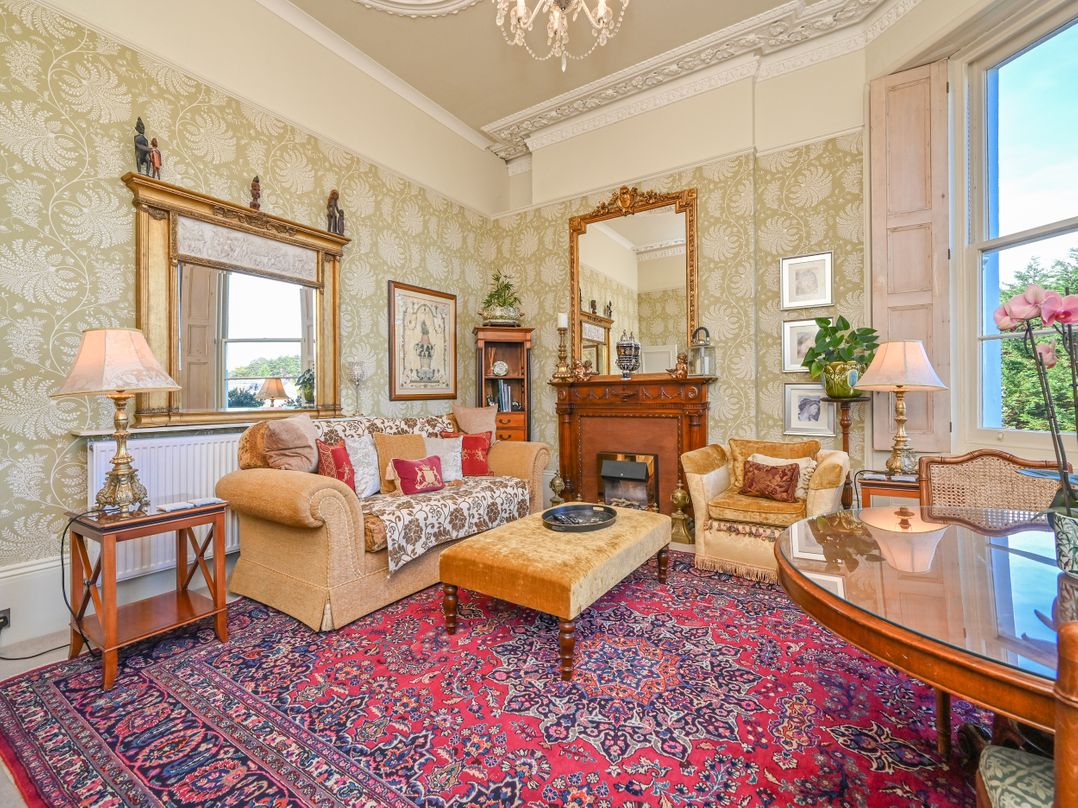 Muntham Deluxe Apartment 3