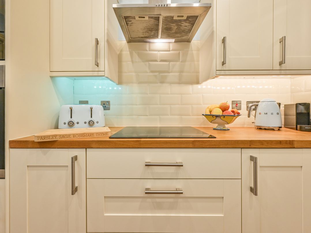 Muntham Deluxe Apartment 3