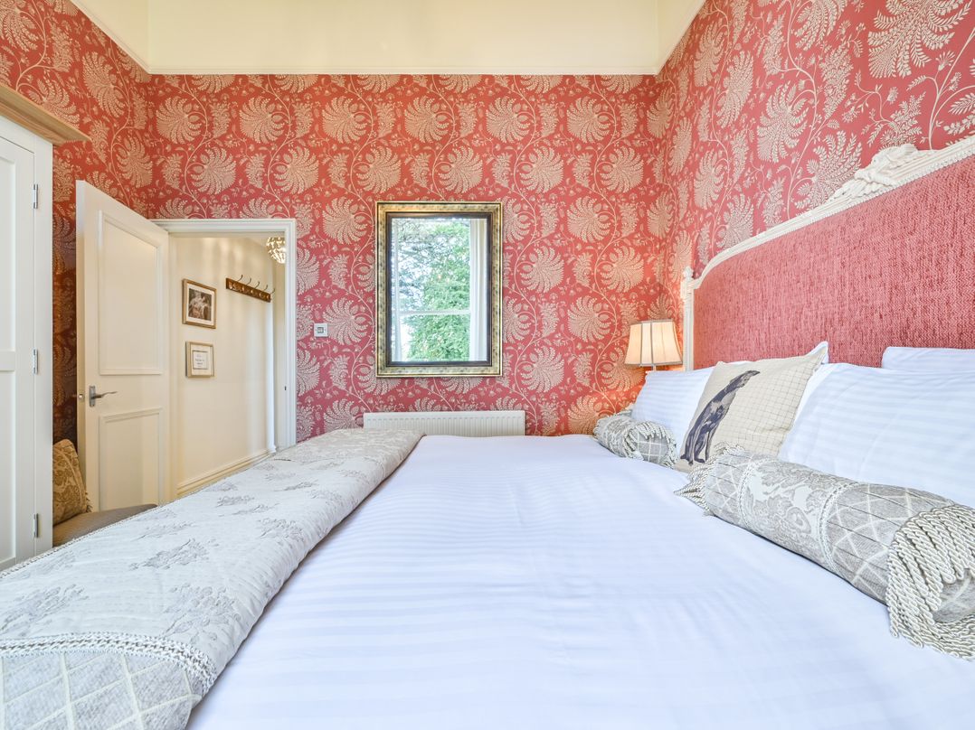 Muntham Deluxe Apartment 3