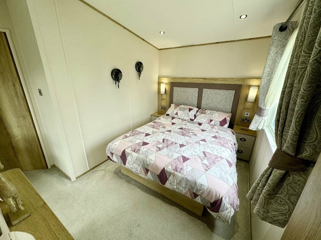 Hopton Holiday Village - Holiday Accommodation 6338