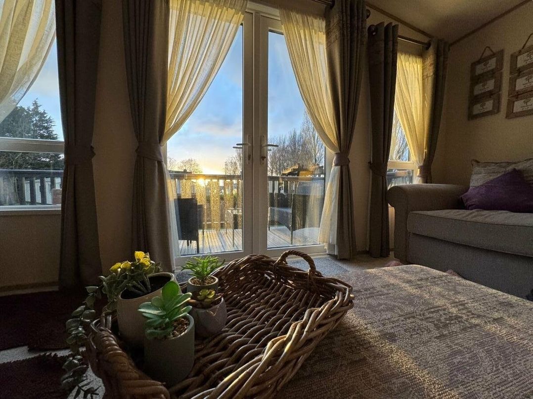 Hopton Holiday Village - Holiday Accommodation 6338